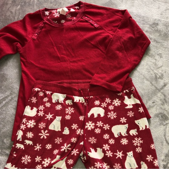 Oscar de la Renta Other - Oscar de La Renta red winter/ Christmas pajamas with polar bear print/sleepwear